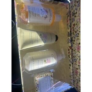 Crabtree & Evelyn Summer Hill Collection Set – 4 Piece Gift Box Full Size Prod